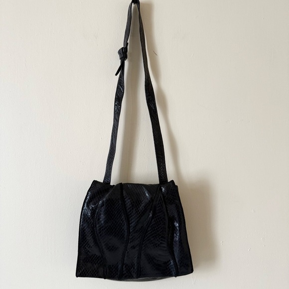 Vintage  SHARIF Reptile Embossed Cross Body Shoulder Bag Black - Picture 3 of 11